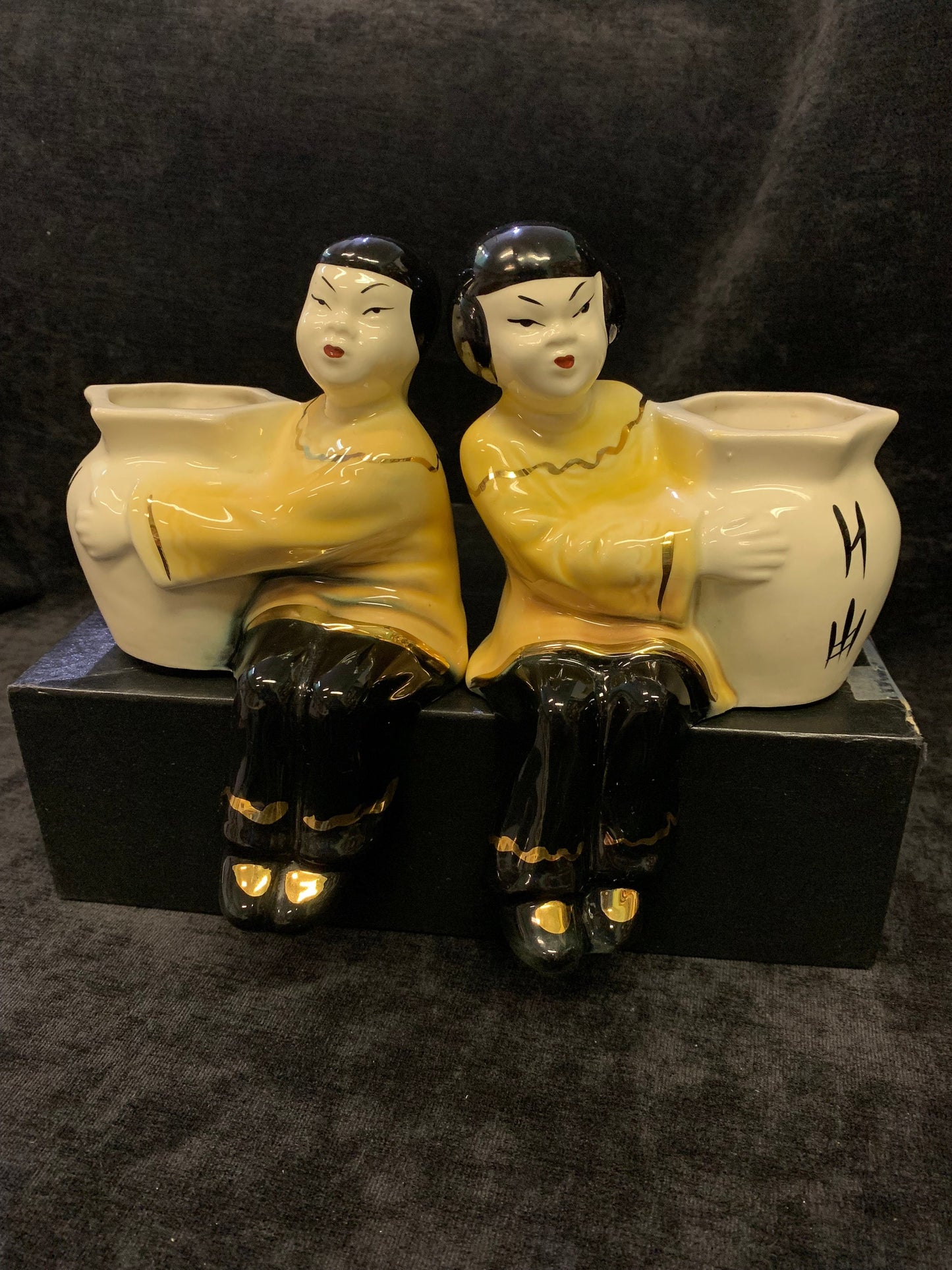 Set of Shelf Sitters with Vases - Japanese Couple on Benchs with Vase - Vintage Ceramic Figurines