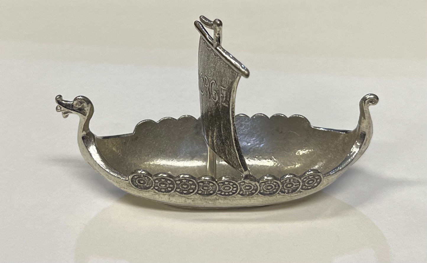 1960s-1970s Miniture Viking Ship Souvenir - Norge Handstopt TPB Tinn