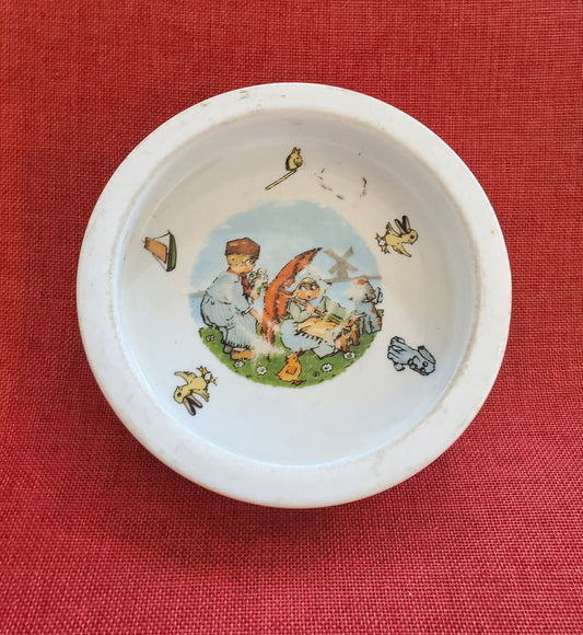 Googlie eyed Children on  Baby Dish, Marked OG Germany. Early 1900s