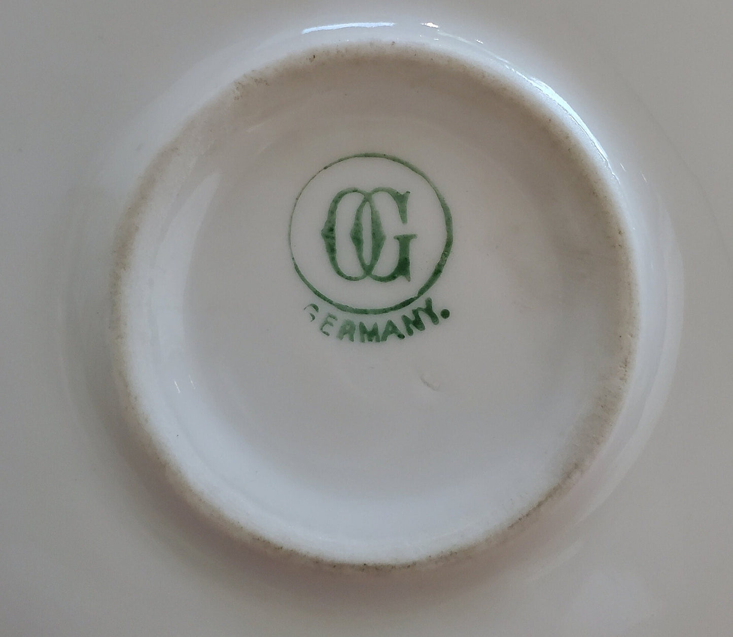 Googlie eyed Children on  Baby Dish, Marked OG Germany. Early 1900s