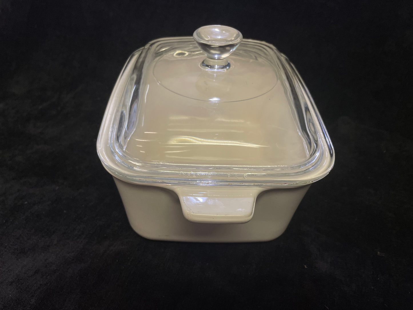 Spice of Life - L'Echalote - 1.5 Liter - Corning Ware Dish with Lid - Wonderful size For Dinner For Two
