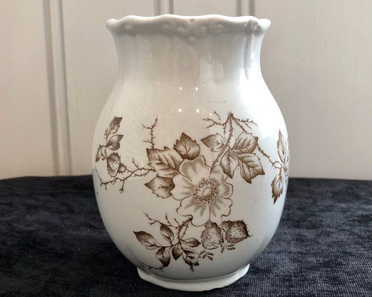 Johnson Brothers Semi Porcelain Vintage Dresser Wear Cache Pot - Minneapolis pattern