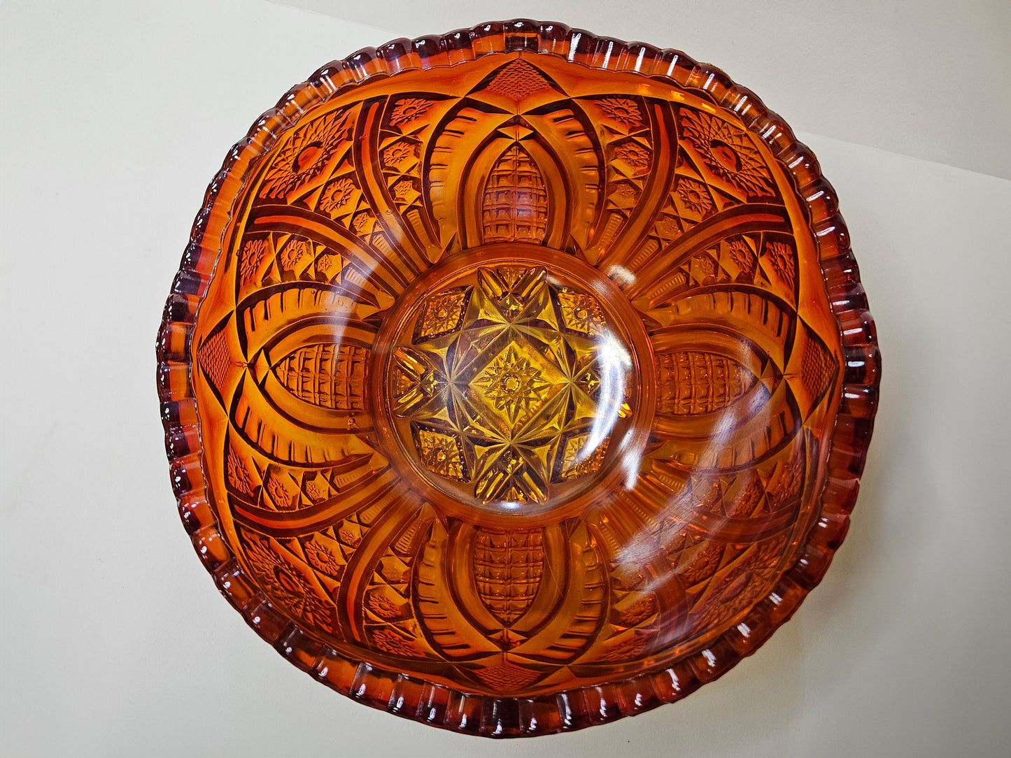Amberina Hobstar Pattern with Saw-tooth Edge -   L. E. Smith Carnival Glass - Large 8.5" D x 5"H Carnival Glass Bowl - Beautiful Glass Bowl